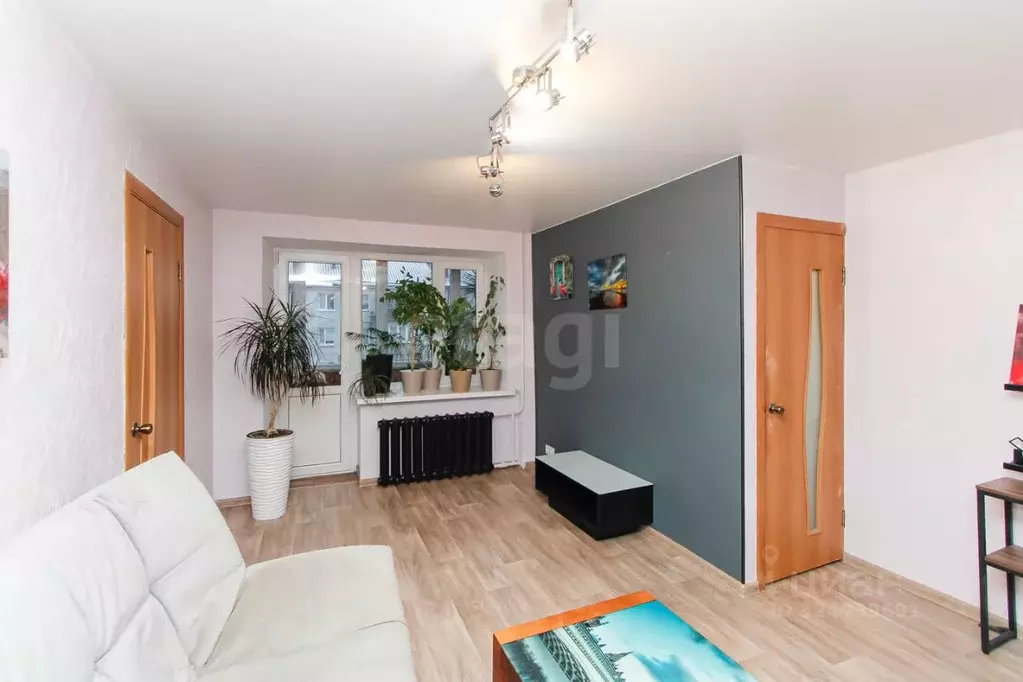 2-к кв. Тюменская область, Тюмень Рижская ул., 78 (43.5 м) - Фото 1