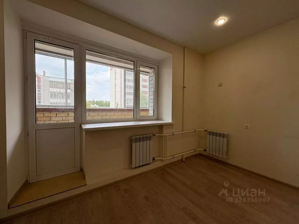 2-к кв. Татарстан, Казань ул. Толбухина, 15к2 (60.0 м) - Фото 2