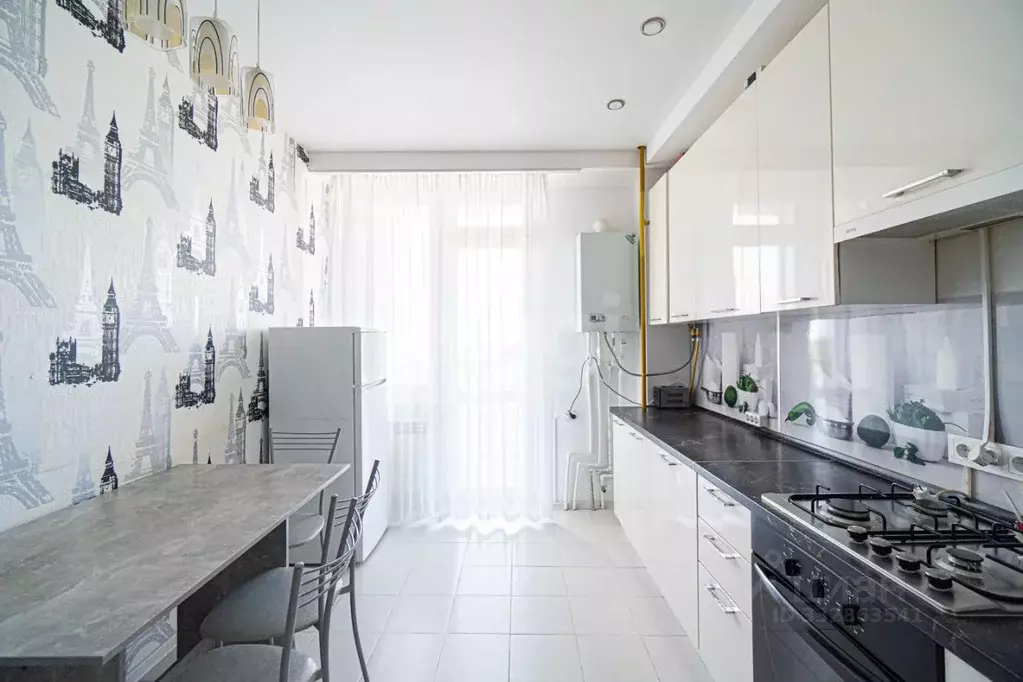 2-к кв. Севастополь просп. Победы, 29А (64.0 м) - Фото 1