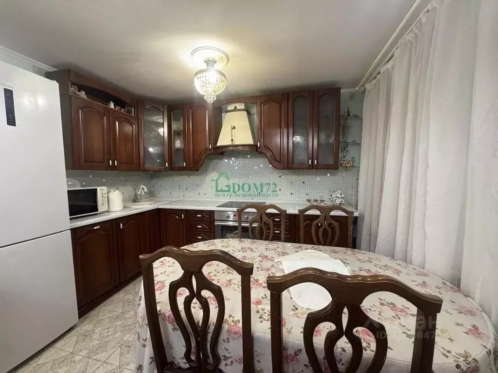 2-к кв. Тюменская область, Тобольск 4-й мкр, 13 (71.0 м) - Фото 1