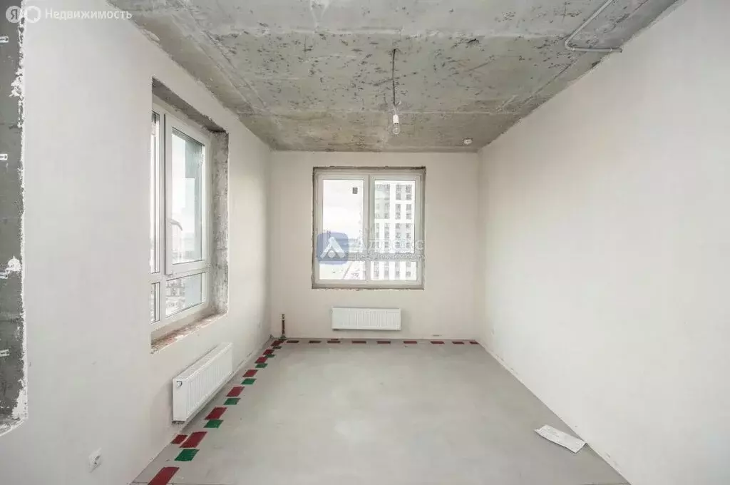 1-комнатная квартира: Тюмень, улица Фармана Салманова, 17 (68.02 м) - Фото 1