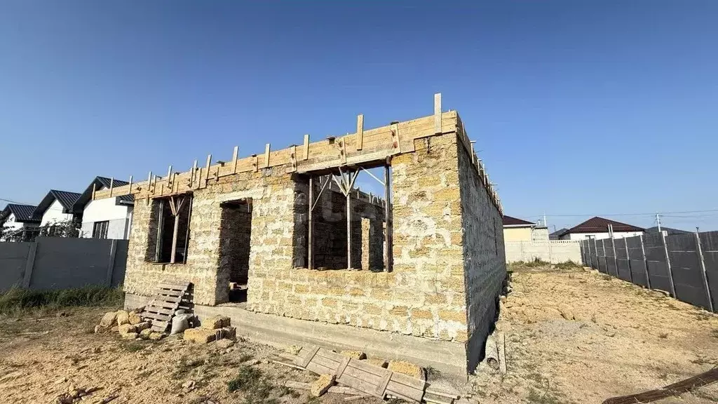 Дом в Крым, Симферопольский район, с. Мирное ул. Добрая (110 м) - Фото 1