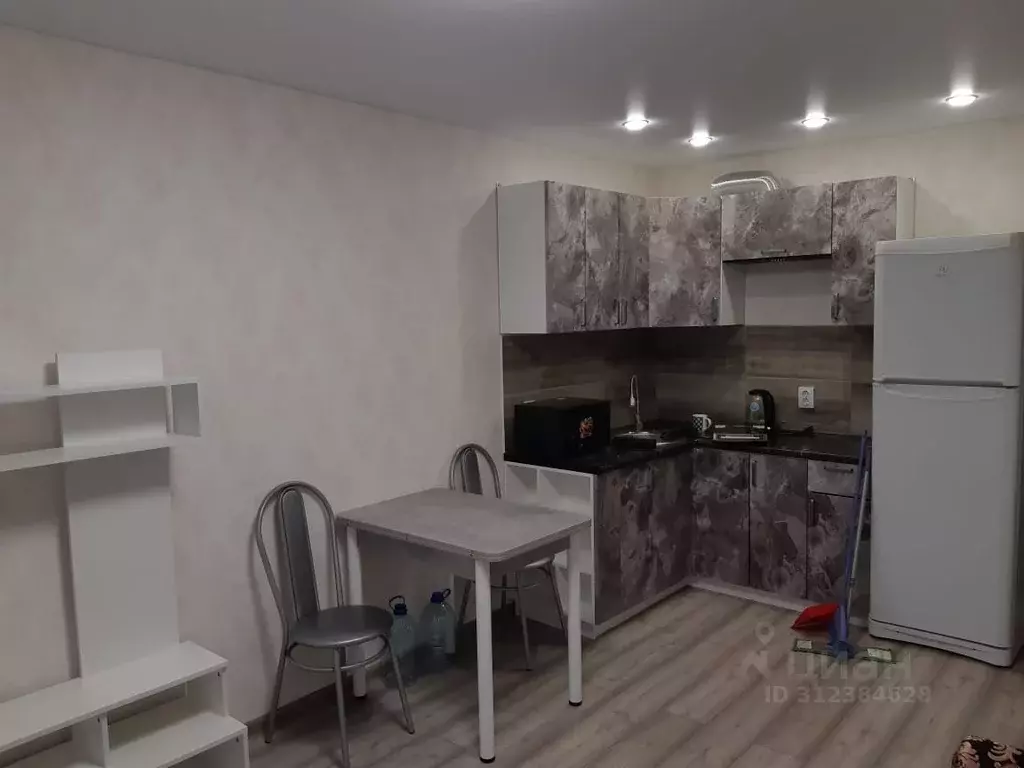 Студия Кировская область, Киров ул. Потребкооперации, 40 (27.0 м) - Фото 1