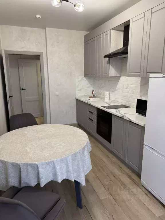 2-к кв. Красноярский край, Красноярск ул. Авиаторов, 22 (60.0 м) - Фото 1