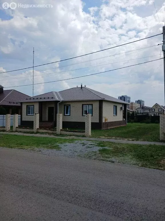 Дом в посёлок Первомайский, микрорайон Майский, улица имени Э.Д. ... - Фото 1