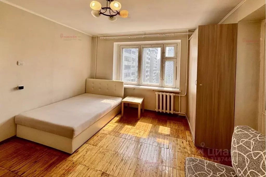 1-к кв. Свердловская область, Екатеринбург ул. Победы, 37 (32.0 м) - Фото 1