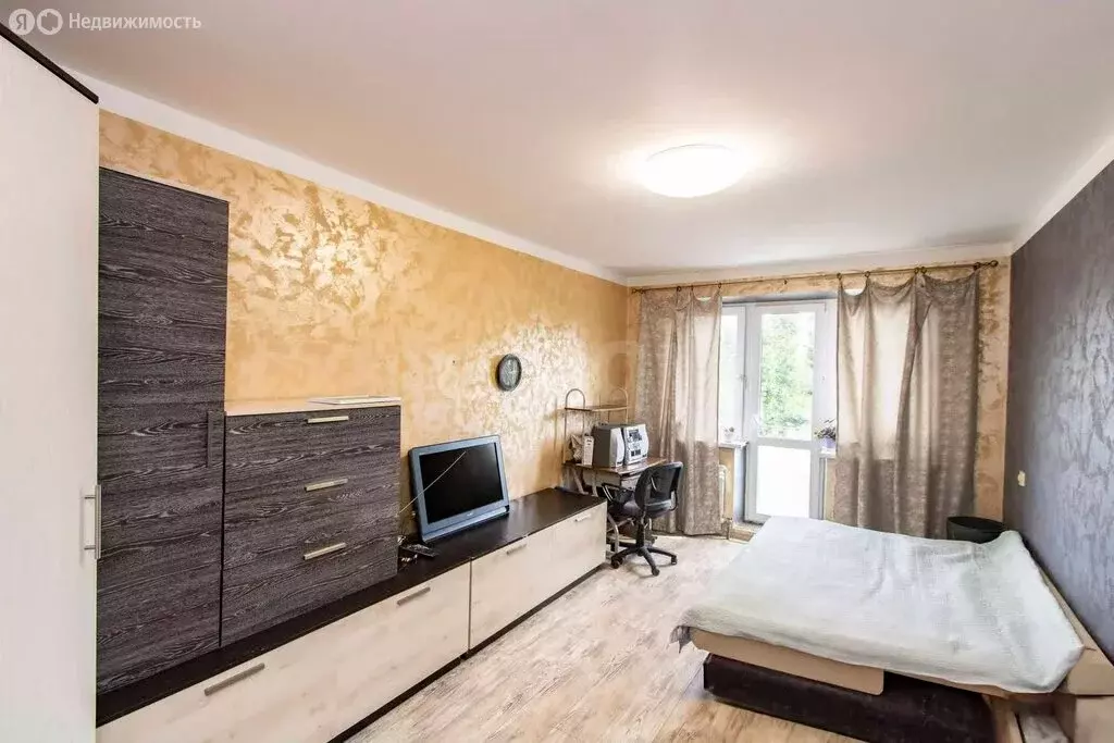 2-комнатная квартира: Тюмень, улица Воровского, 31 (43.9 м) - Фото 1