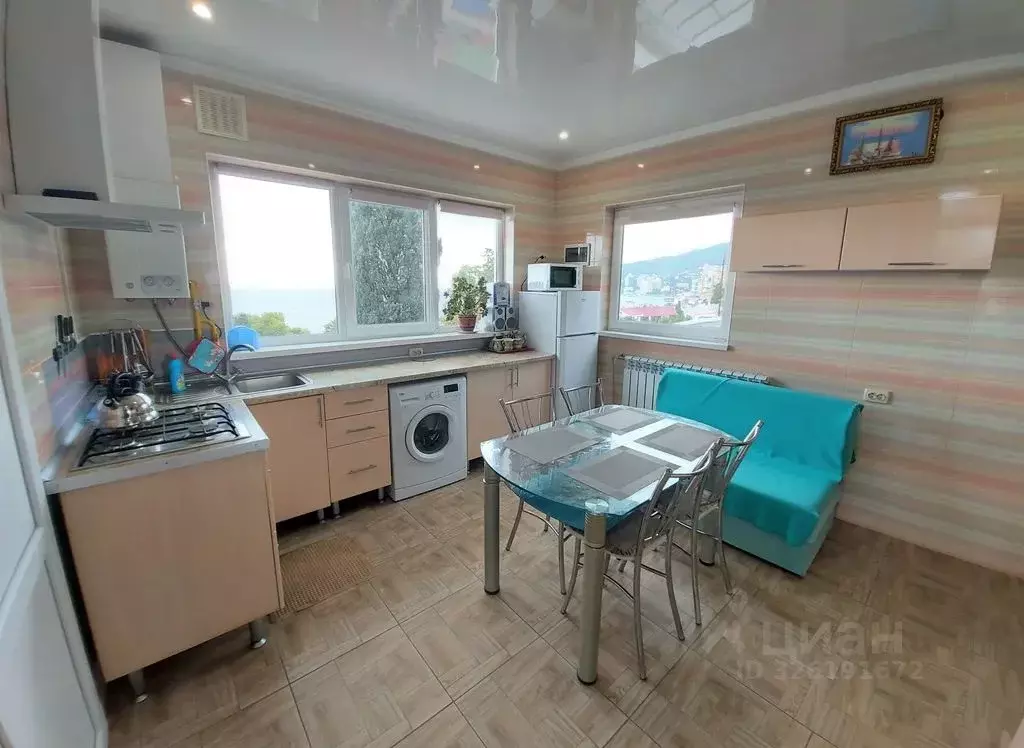 2-к кв. Крым, Ялта ул. Средне-Слободская, 11 (60.0 м) - Фото 1