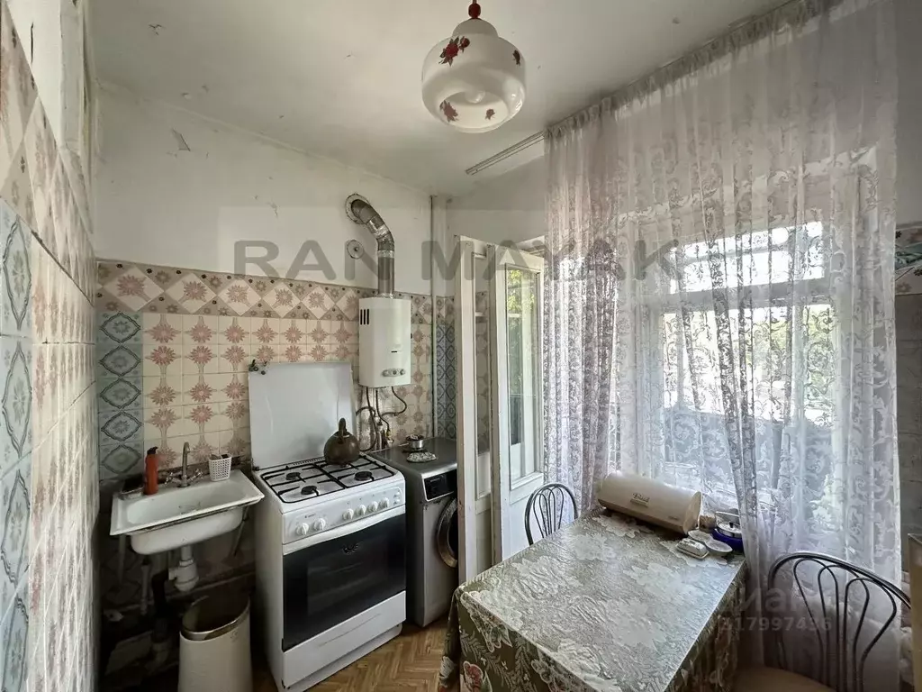 3-к кв. Адыгея, Майкоп Краснооктябрьская ул., 16 (59.4 м) - Фото 0