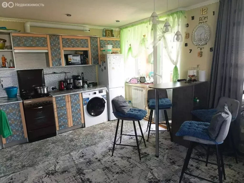3-комнатная квартира: село Уйское, Советская улица, 75 (63.7 м) - Фото 2