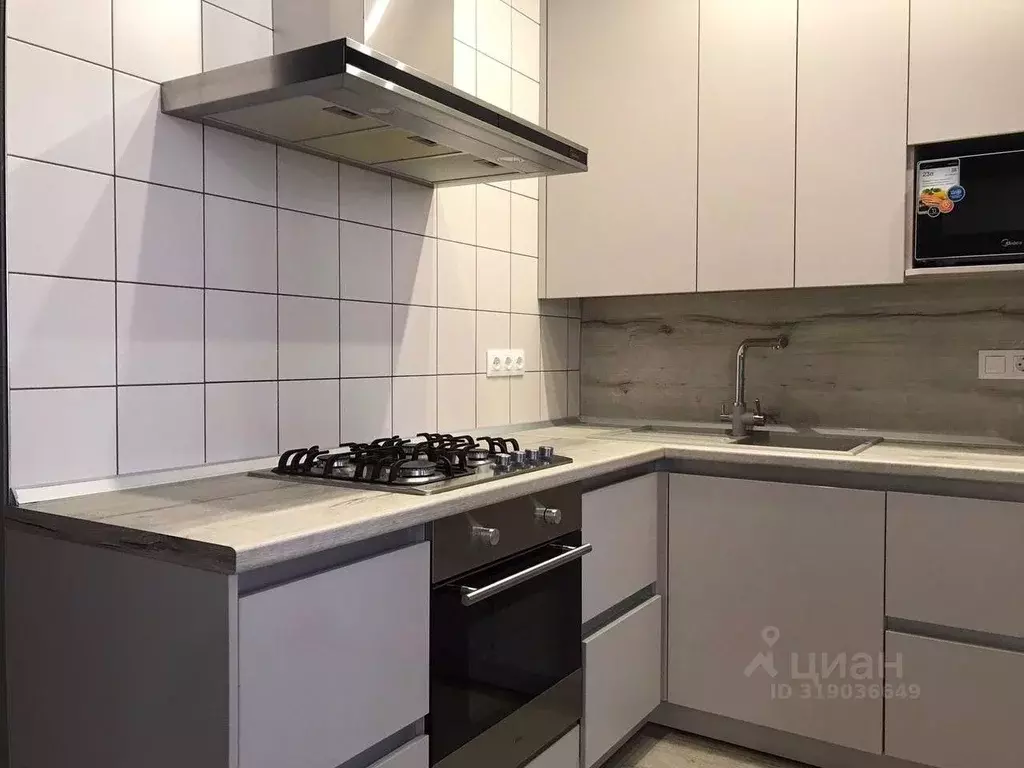 2-к кв. Краснодарский край, Геленджик Крымская ул., 22к17 (50.0 м) - Фото 0