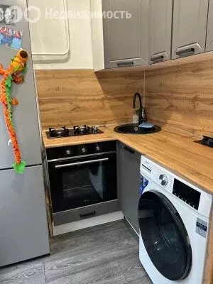 2-комнатная квартира: Каменск-Уральский, улица Шестакова, 9 (45 м) - Фото 1