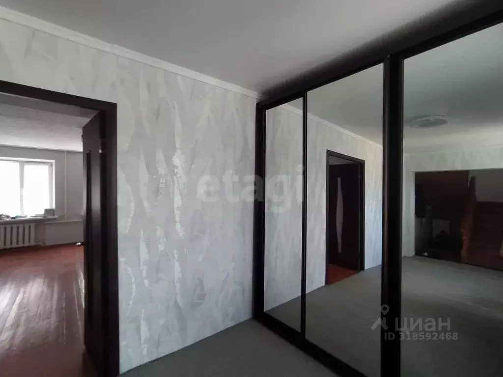 Дом в Крым, Симферопольский район, Гвардейское пгт ул. Амет-Хана ... - Фото 1