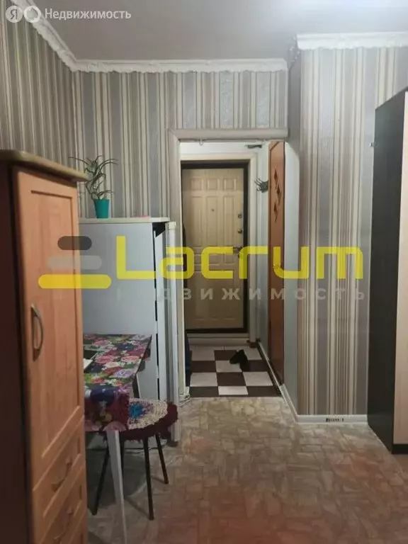 1-комнатная квартира: Красноярск, улица Гастелло, 27 (18 м) - Фото 1
