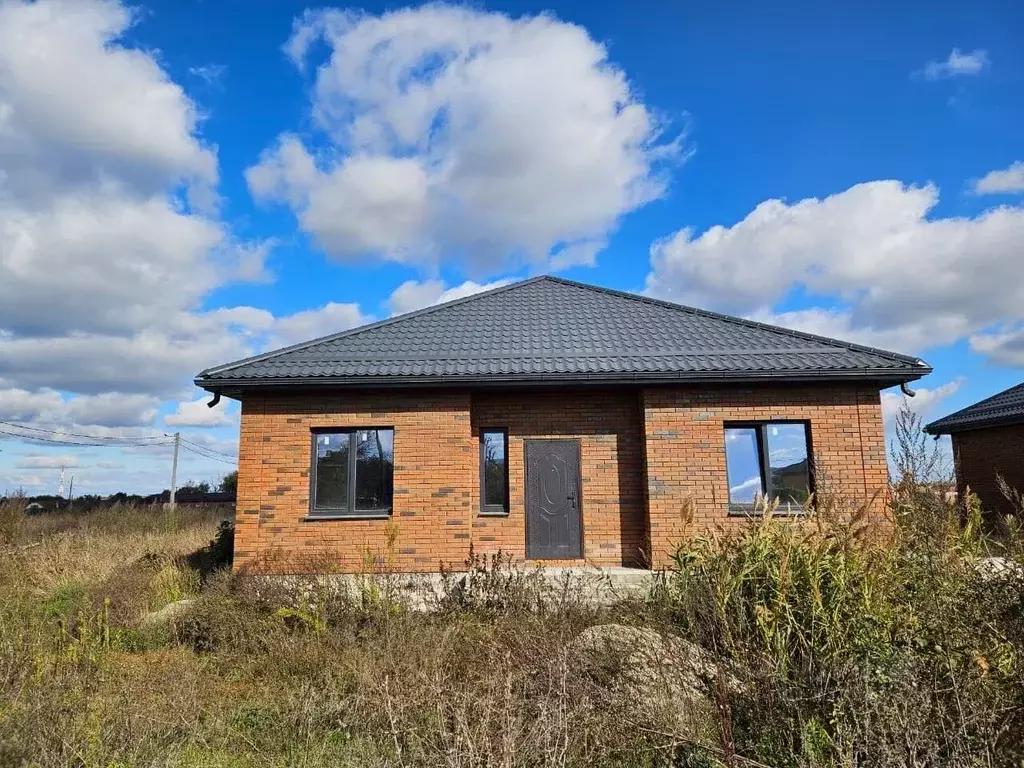 Дом в Краснодарский край, Абинск ул. Динская (100 м) - Фото 0