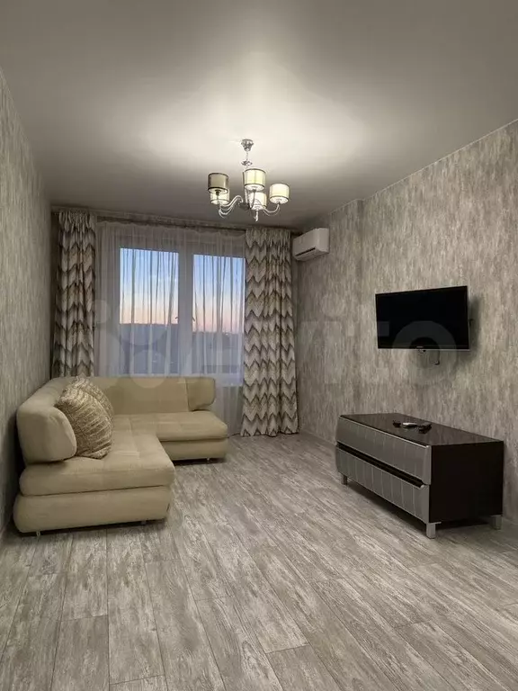 1-к. квартира, 40 м, 20/24 эт. - Фото 1