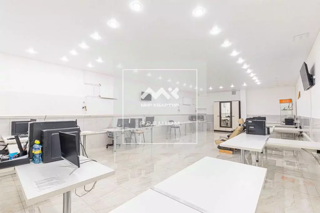 Помещение свободного назначения в Санкт-Петербург ул. Новостроек, 9 ... - Фото 1