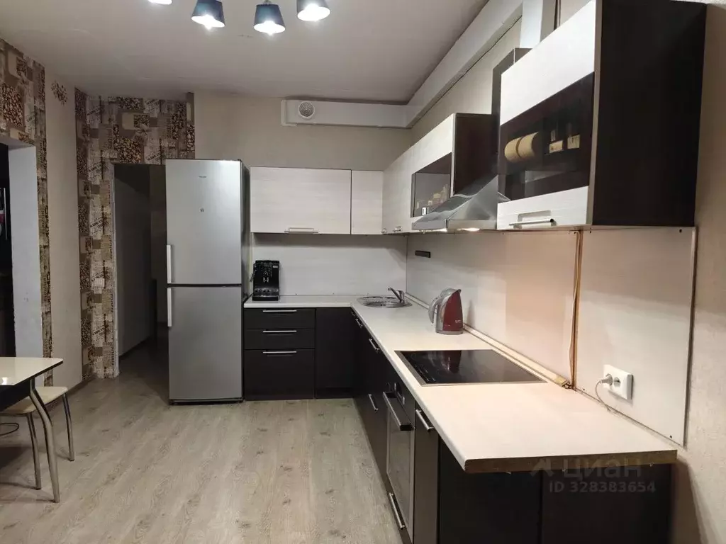 3-к кв. Санкт-Петербург ул. Ворошилова, 25к1 (91.8 м) - Фото 1