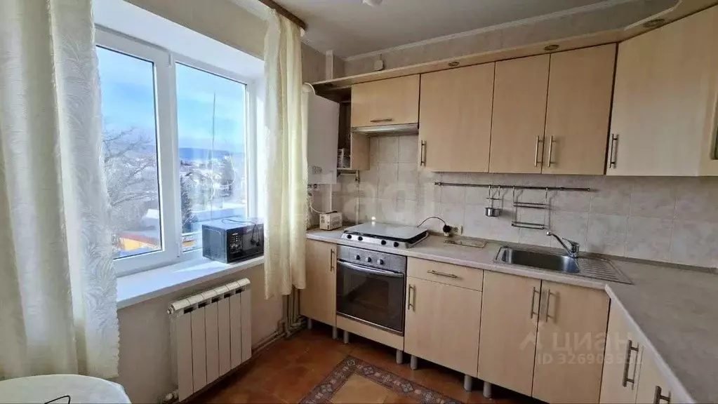 2-к кв. Крым, Феодосия бул. Старшинова, 8А (49.8 м) - Фото 1