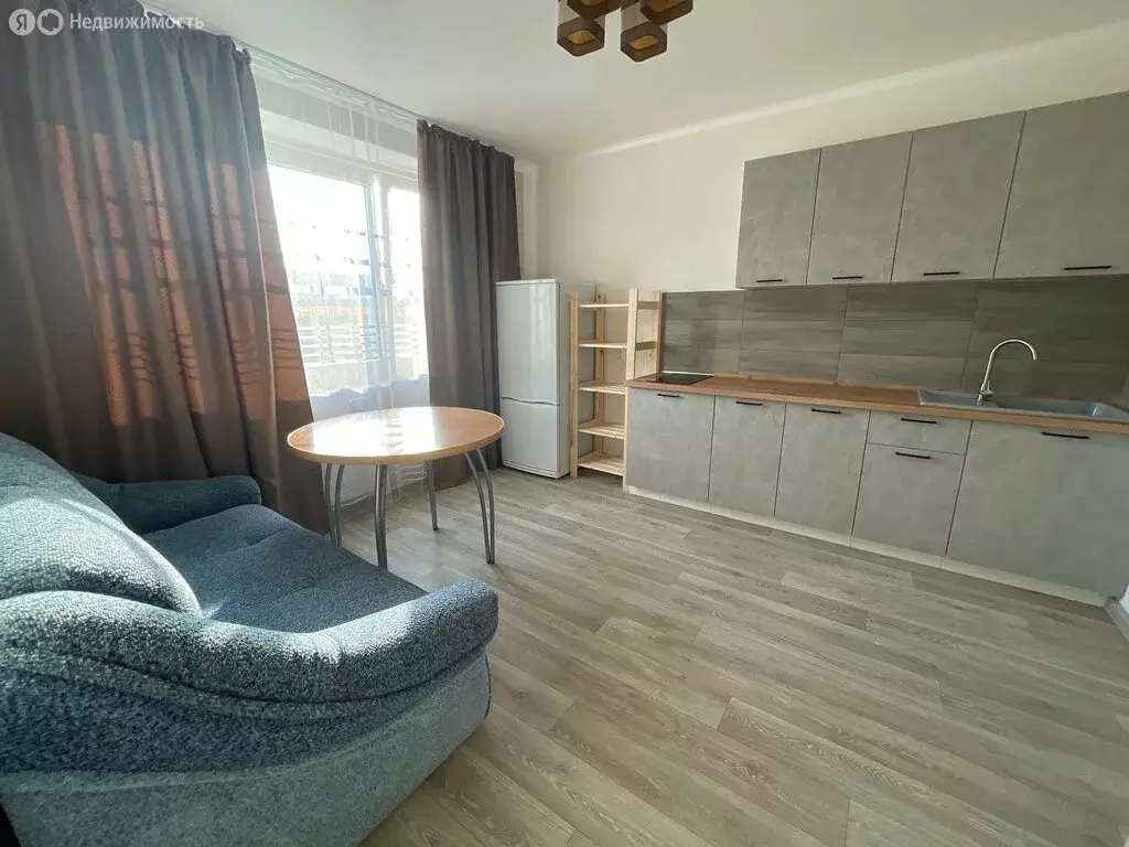 1-комнатная квартира: Тюмень, улица Павла Шарова, 27 (39 м) - Фото 0