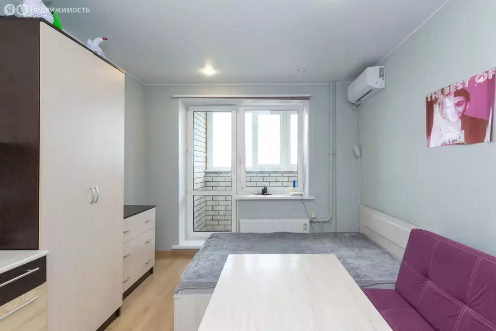 Квартира-студия: Тюмень, улица Тимофея Чаркова, 28 (20.6 м) - Фото 2