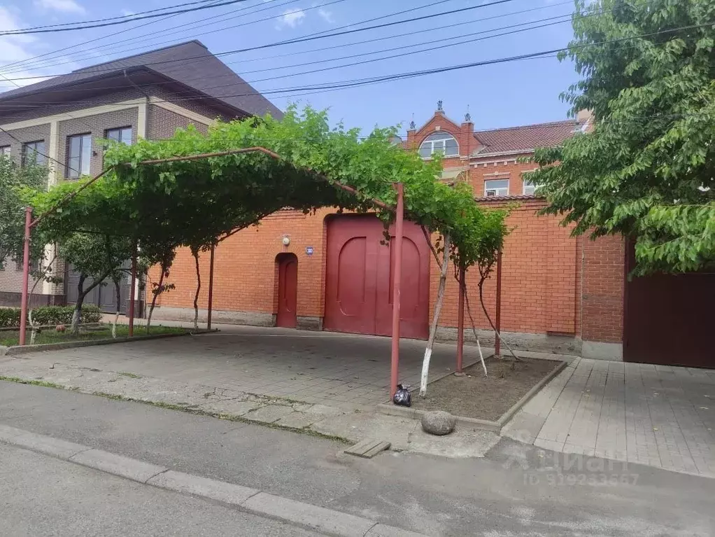 Дом в Северная Осетия, Владикавказ ул. Калоева, 300 (409 м) - Фото 1