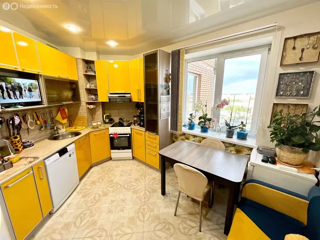 2-комнатная квартира: Санкт-Петербург, улица Добровольцев, 2 (60 м) - Фото 0