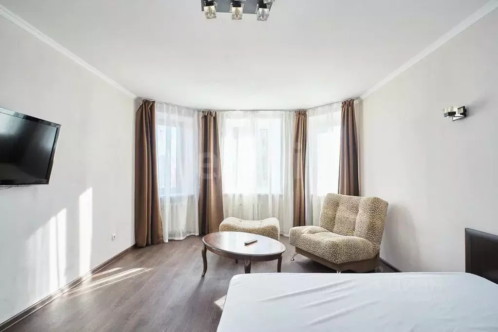 1-к кв. Тюменская область, Тюмень ул. Циолковского, 9к1 (48.8 м) - Фото 2