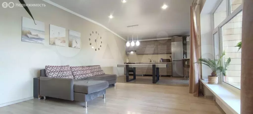 Дом в посёлок Ленинский, Цветочная улица (120 м) - Фото 1