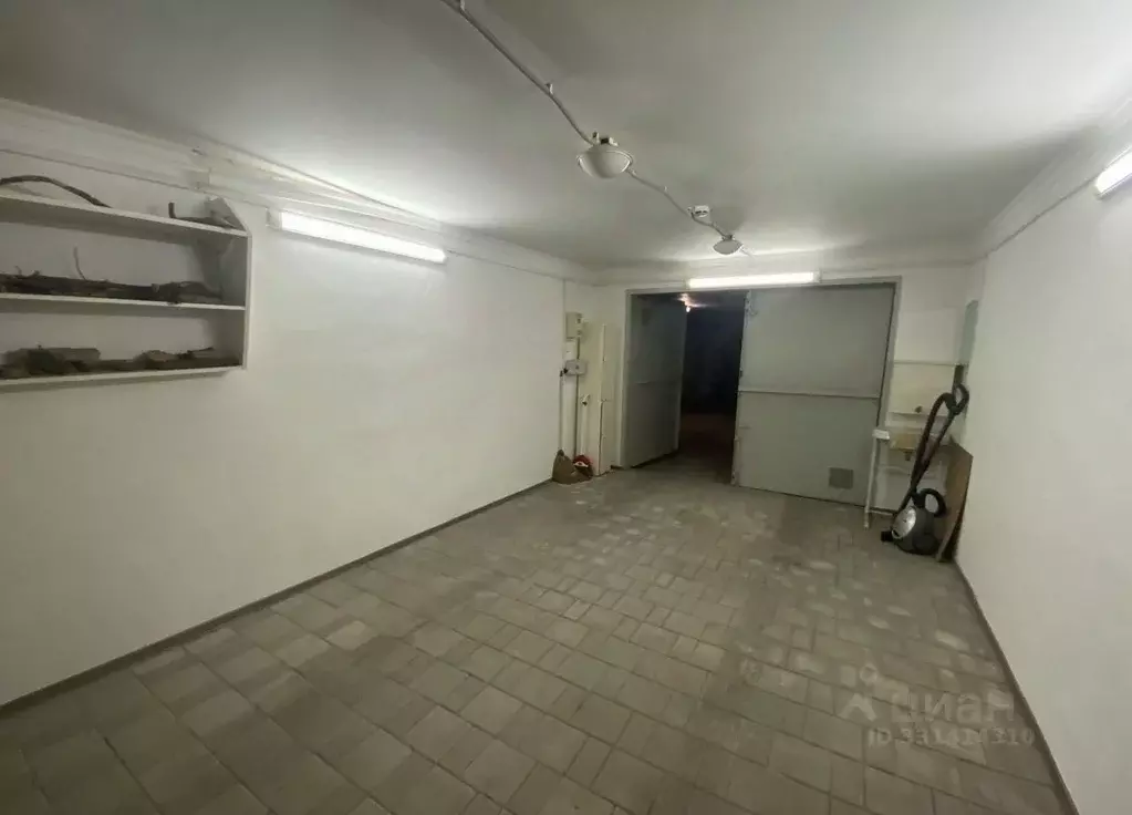 Гараж в Краснодарский край, Новороссийск ул. Героев Десантников, 67А ... - Фото 1