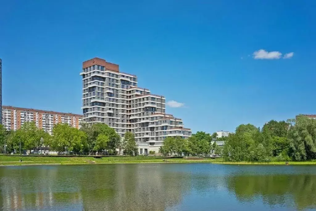 Продается 3-комнатная квартира - Фото 1