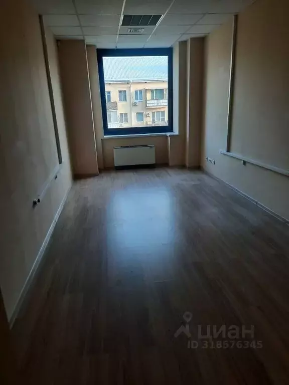 Офис в Волгоградская область, Волгоград Коммунистическая ул., 19Д (37 ... - Фото 1