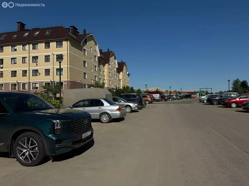 3-комнатная квартира: село Озерецкое, бульвар Радости, 18 (60.4 м) - Фото 1