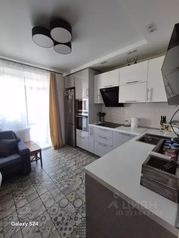 2-к кв. Омская область, Омск ул. Красный Путь, 143к3 (68.0 м) - Фото 1