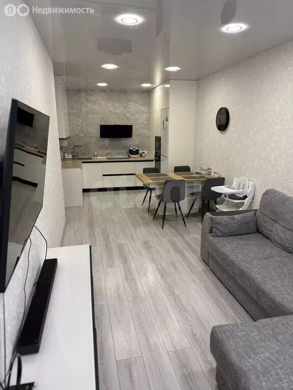 2-комнатная квартира: Тюмень, улица Газовиков, 73 (63.4 м) - Фото 1