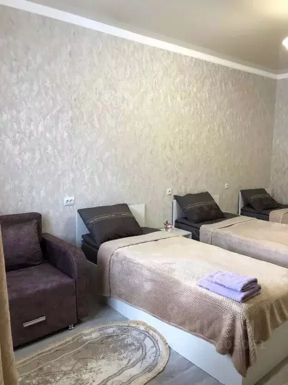 Комната Карачаево-Черкесия, Зеленчукский район, с. Архыз ул. Алиева, 3 - Фото 1