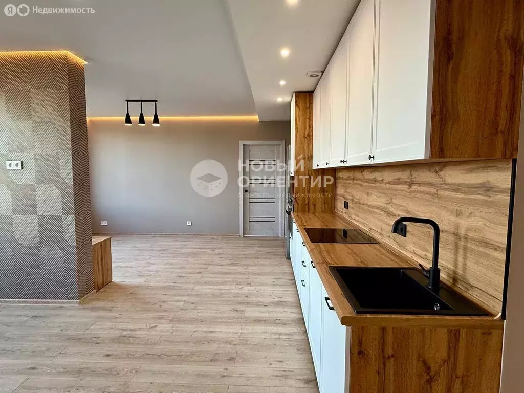 3-комнатная квартира: Екатеринбург, улица Пехотинцев, 2В (100 м) - Фото 2