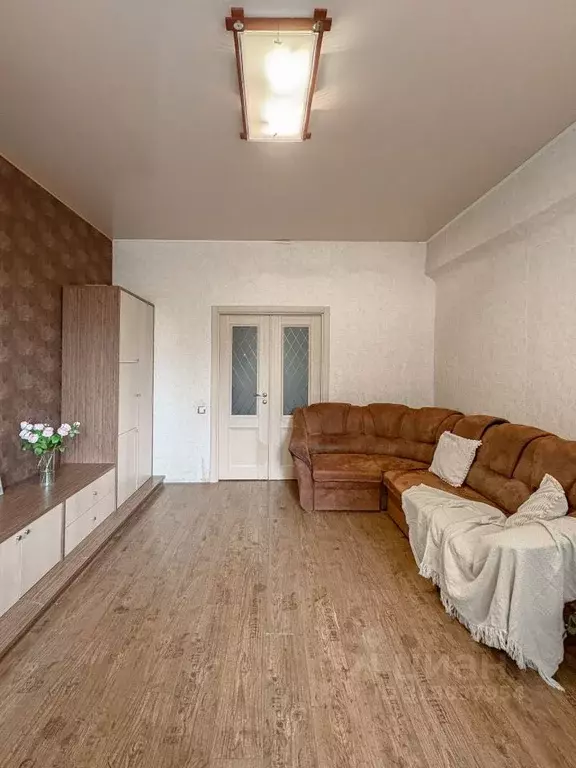 3-к кв. Челябинская область, Челябинск ул. Горького, 36 (78.3 м) - Фото 0