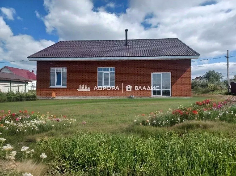 Дом в Челябинская область, Магнитогорск ул. Российская, 68 (120 м) - Фото 1