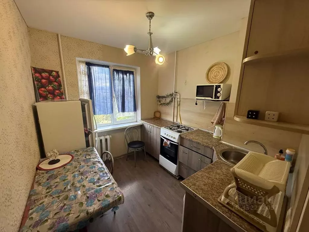 2-к кв. Крым, Симферополь ул. Железнодорожная, 12 (50.0 м) - Фото 2