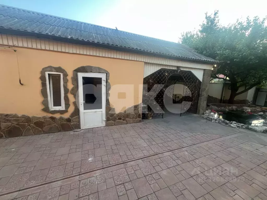 Дом в Крым, Симферополь ул. Имени Н.И. Черных, 26 (260 м) - Фото 2