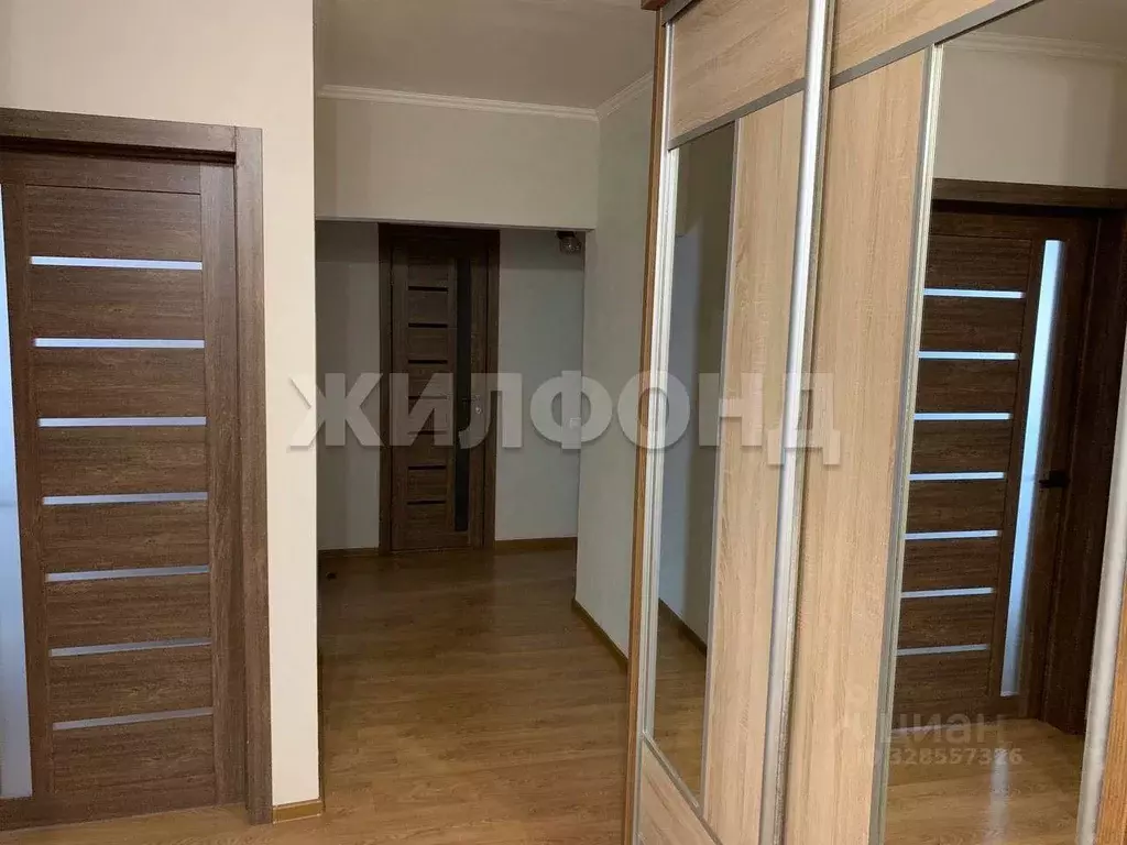 2-к кв. Алтайский край, Барнаул Балтийская ул., 1 (60.5 м) - Фото 2