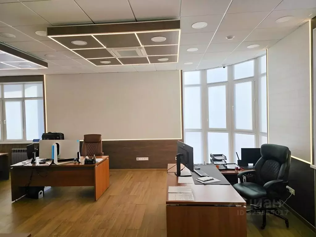 Офис в Ханты-Мансийский АО, Сургут Университетская ул., 11 (159 м) - Фото 2