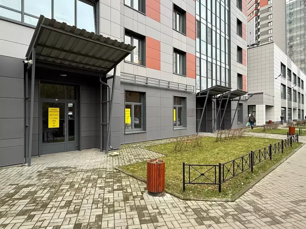 Помещение свободного назначения в Санкт-Петербург пос. Парголово, дор. ... - Фото 1