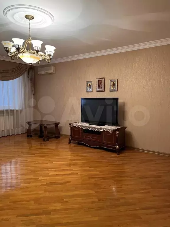 3-к. квартира, 130 м, 3/6 эт. - Фото 1