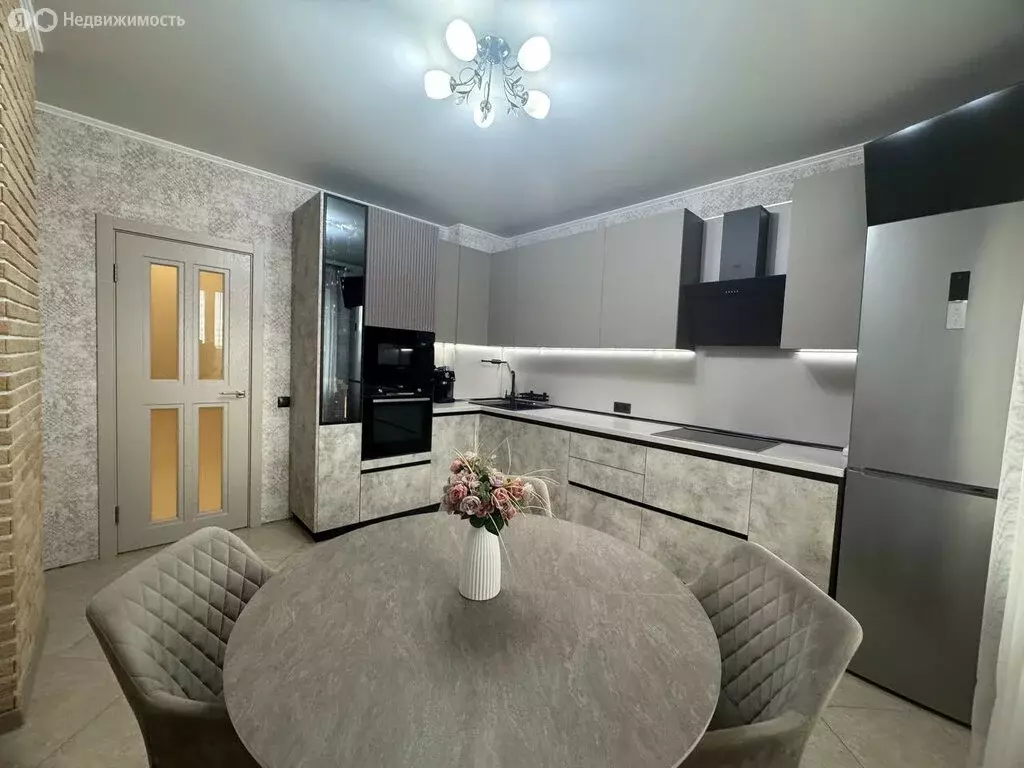 2-комнатная квартира: Брянск, проспект Станке Димитрова, 65 (74 м) - Фото 0