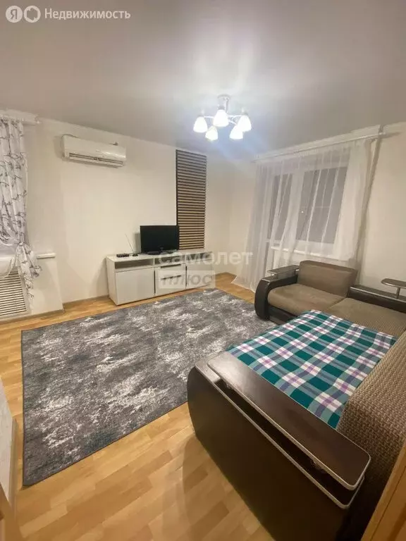 1-комнатная квартира: Астрахань, Кубанская улица, 21к1 (35.8 м) - Фото 0