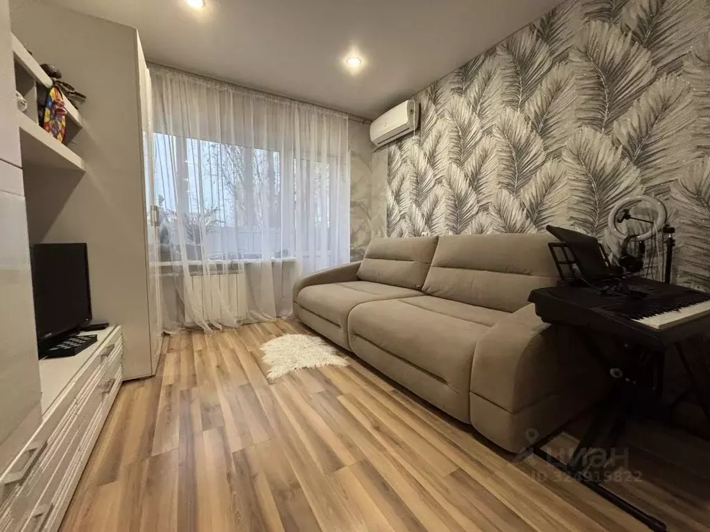 1-к кв. Саратовская область, Саратов Астраханская ул., 140 (30.5 м) - Фото 1