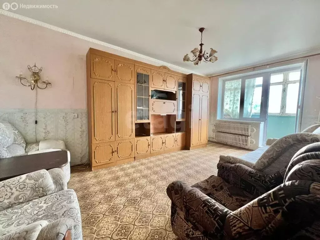 1-комнатная квартира: Строитель, улица 5 Августа, 22 (34.9 м) - Фото 0