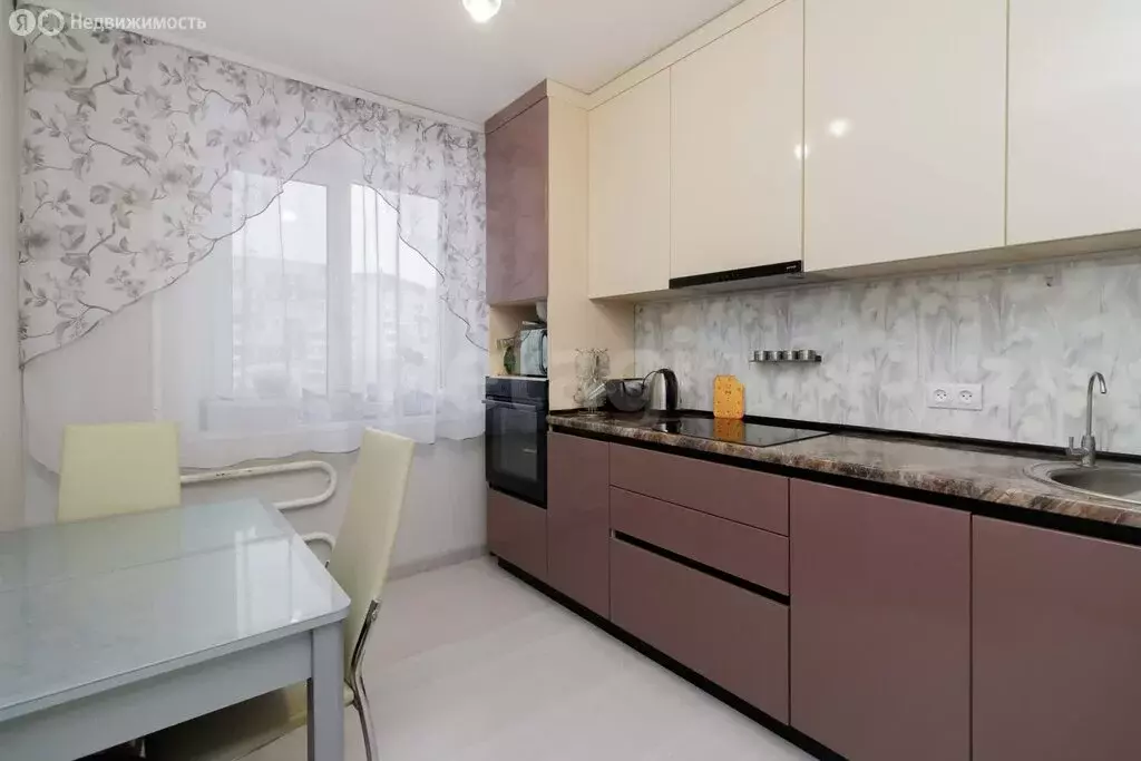 5-комнатная квартира: Тюмень, 6-й микрорайон, улица Валерии ... - Фото 2